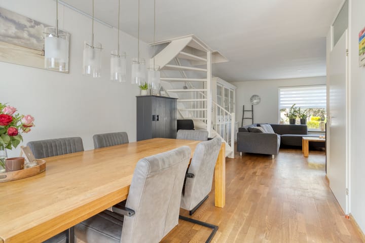 Hoekwoning te koop: Trêd 77, Sneek
