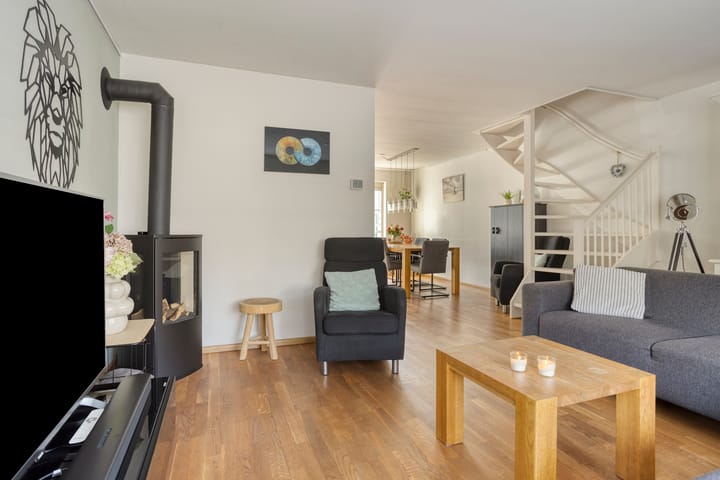 Hoekwoning te koop: Trêd 77, Sneek