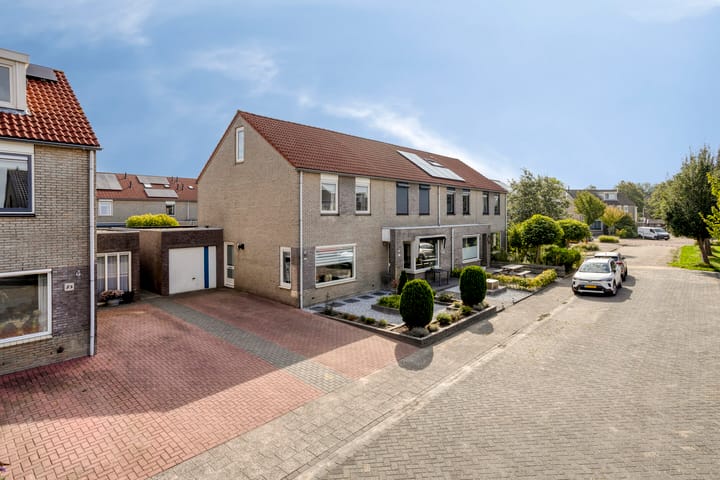 Hoekwoning te koop: Trêd 77, Sneek
