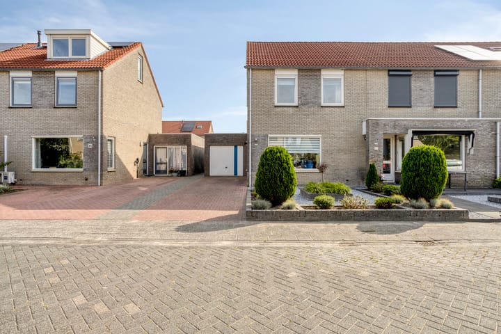 Hoekwoning te koop: Trêd 77, Sneek