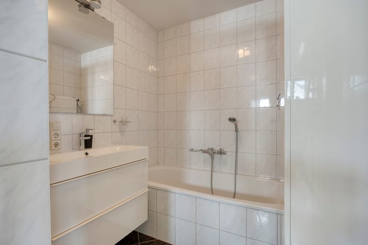 Twee-onder-één-kap te koop: Waterleliesingel 29, Helmond