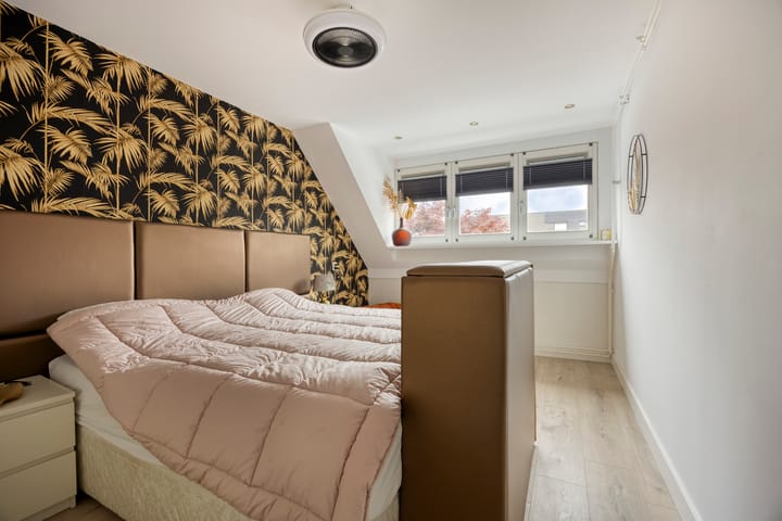 Tussenwoning te koop: Koggenland 302, Purmerend