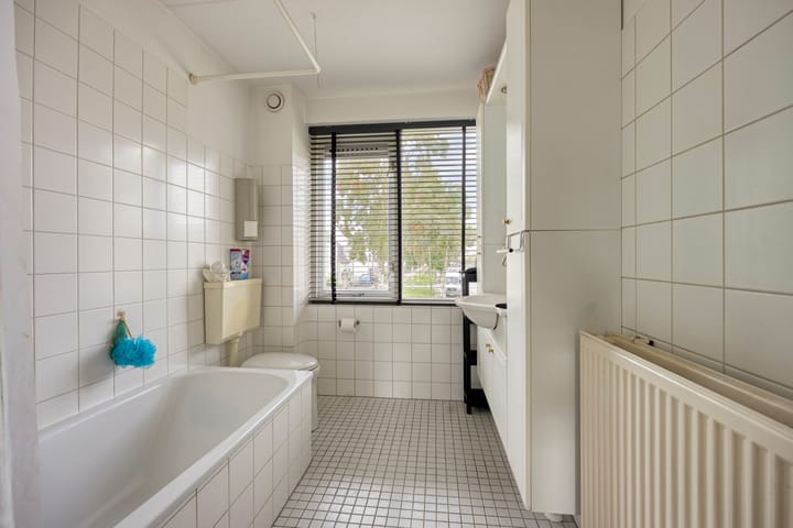 Tussenwoning te koop: Koggenland 302, Purmerend