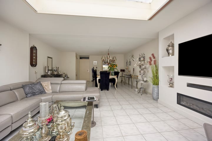 Tussenwoning te koop: Koggenland 302, Purmerend