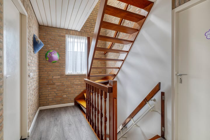 Vrijstaande woning te koop: De Omloop 8, Elshout