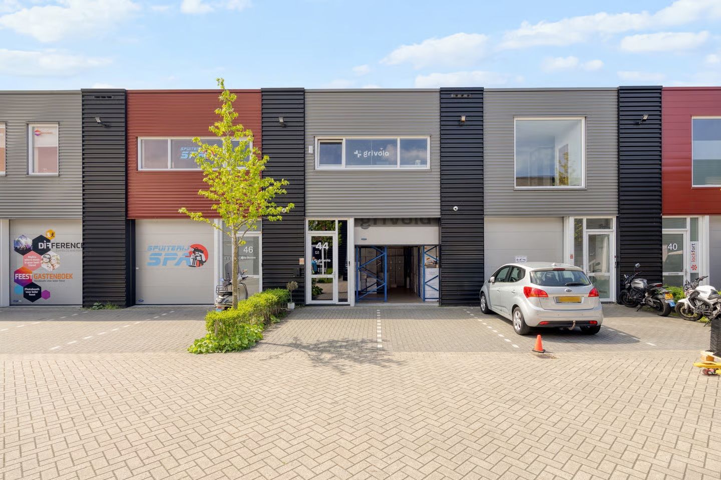 Bekijk foto 1 van Laan van 't Haantje 44