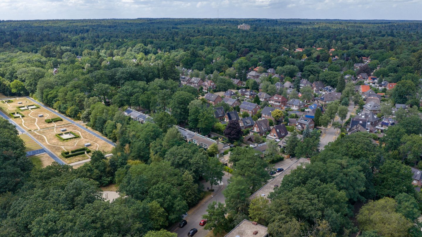 Photo 49 of Huygenslaan 27