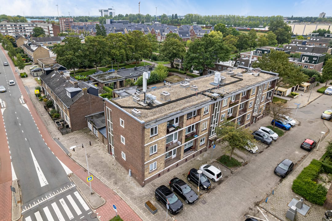 Photo 11 of Vermeerstraat 18