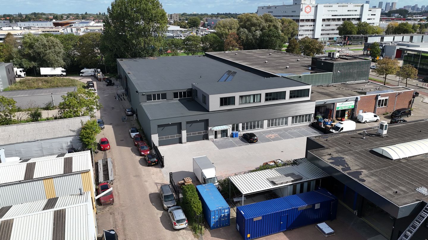 View photo 2 of Vlaardingweg 87