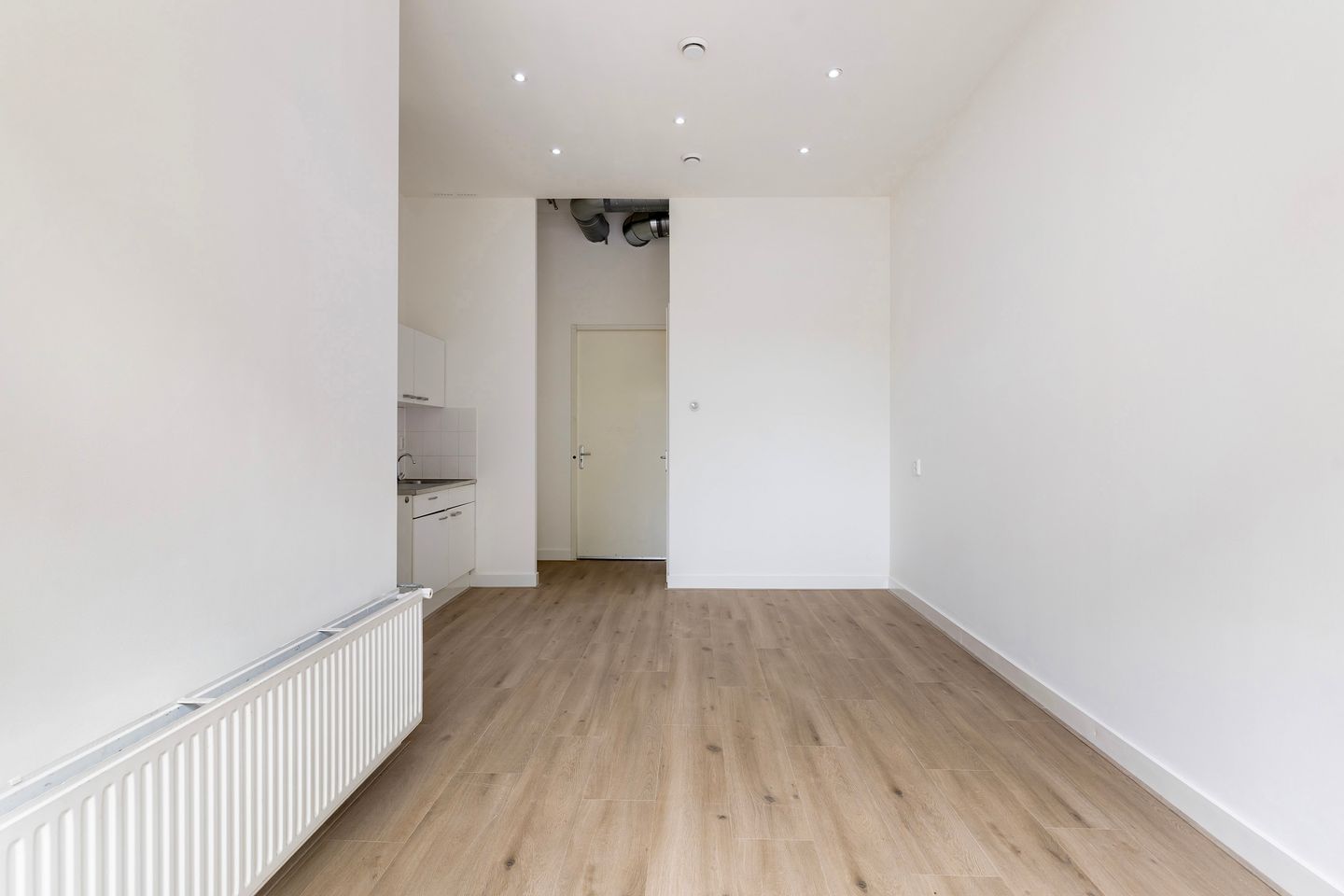 View photo 4 of Ottho Heldringstraat 37-D