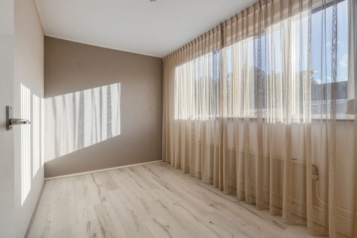 Tussenwoning te koop: Bachstraat 22, Axel