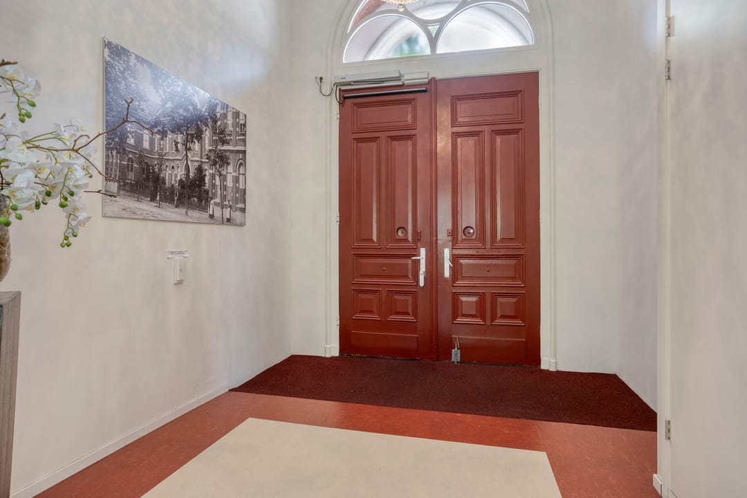 Photo 8 of Van Dedemstraat 11-B
