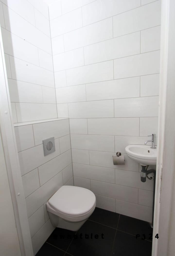 Tussenwoning te koop: Zonnedauwhof 9, Roermond