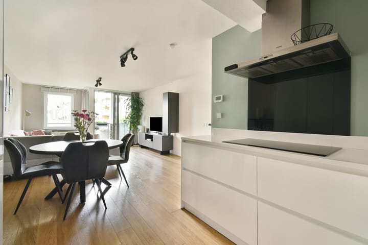 Appartement te koop: Borneolaan 214, Amsterdam