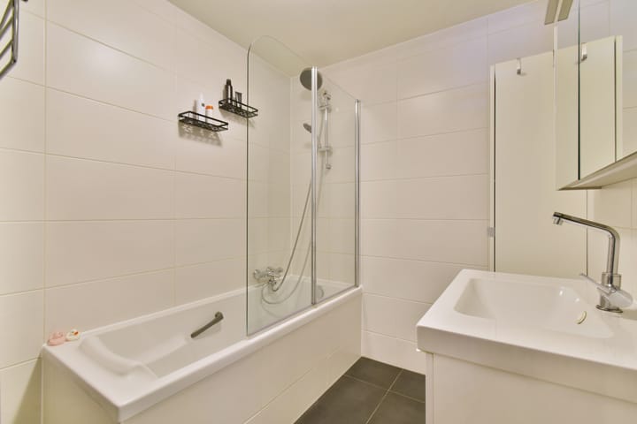 Appartement te koop: Borneolaan 214, Amsterdam