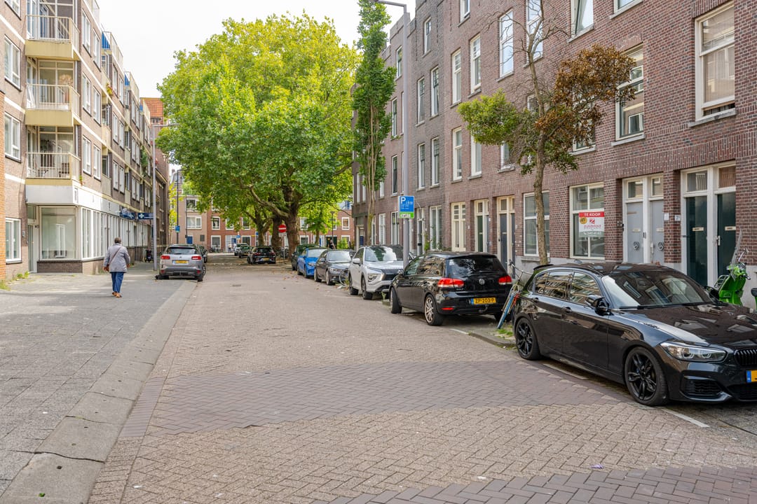 Photo 2 of Schaepmanstraat 9-B