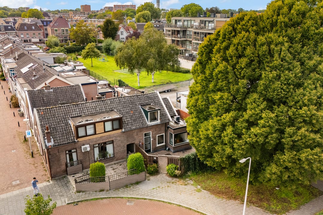 Photo 37 of J.W.C. Bloemstraat 45