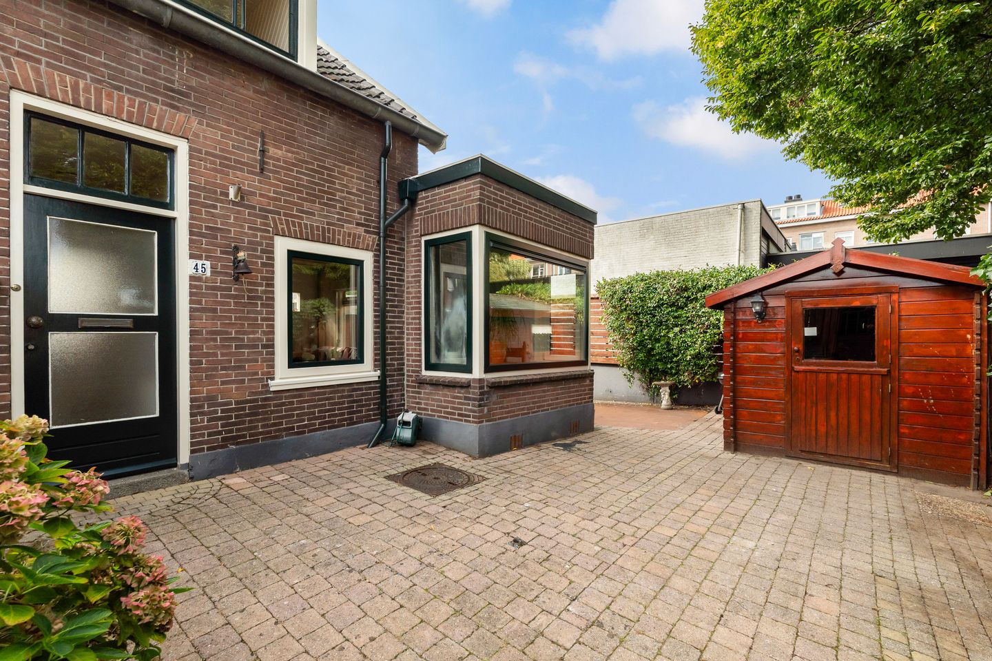 Photo 10 of J.W.C. Bloemstraat 45
