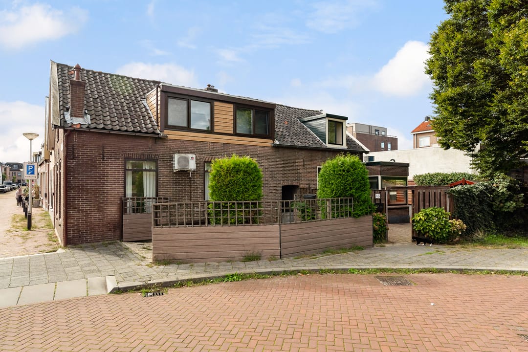 Photo 8 of J.W.C. Bloemstraat 45