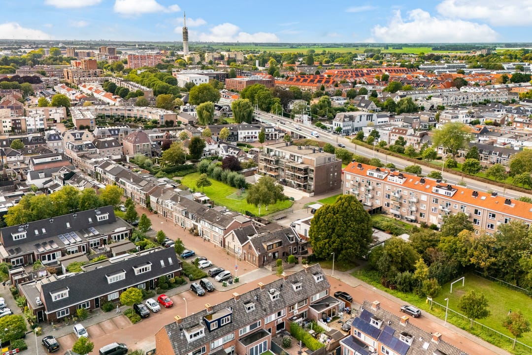 Photo 38 of J.W.C. Bloemstraat 45