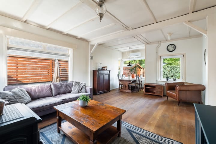 Hoekwoning te koop: J.W.C. Bloemstraat 45, Alphen Aan Den Rijn