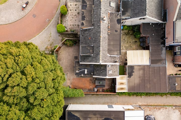 Hoekwoning te koop: J.W.C. Bloemstraat 45, Alphen Aan Den Rijn