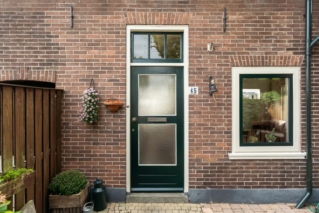 Photo 11 of J.W.C. Bloemstraat 45