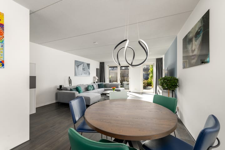 Hoekwoning te koop: Annie Zernikeweg 6, Heerenveen