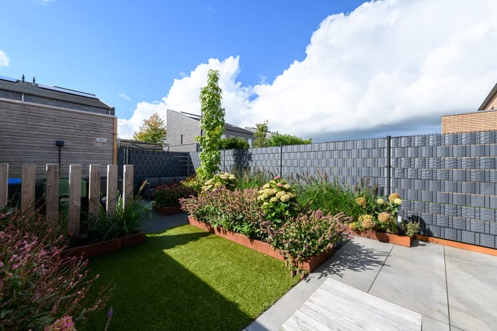 Hoekwoning te koop: Annie Zernikeweg 6, Heerenveen