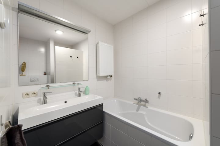 Hoekwoning te koop: Annie Zernikeweg 6, Heerenveen