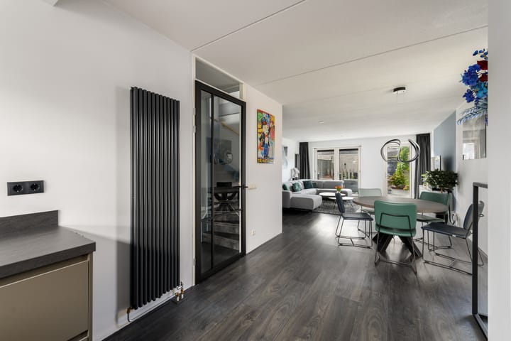 Hoekwoning te koop: Annie Zernikeweg 6, Heerenveen