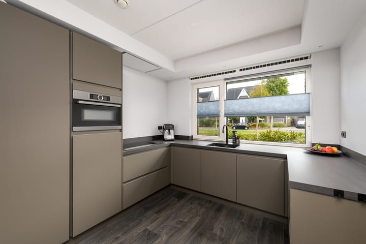 Hoekwoning te koop: Annie Zernikeweg 6, Heerenveen