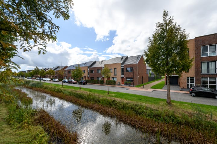 Hoekwoning te koop: Annie Zernikeweg 6, Heerenveen