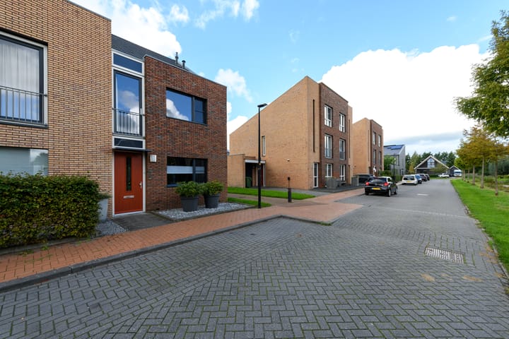 Hoekwoning te koop: Annie Zernikeweg 6, Heerenveen