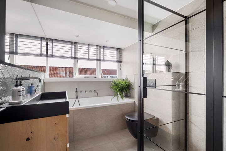Tussenwoning te koop: de Ruyterstraat 60, Noordwijk (Zh)