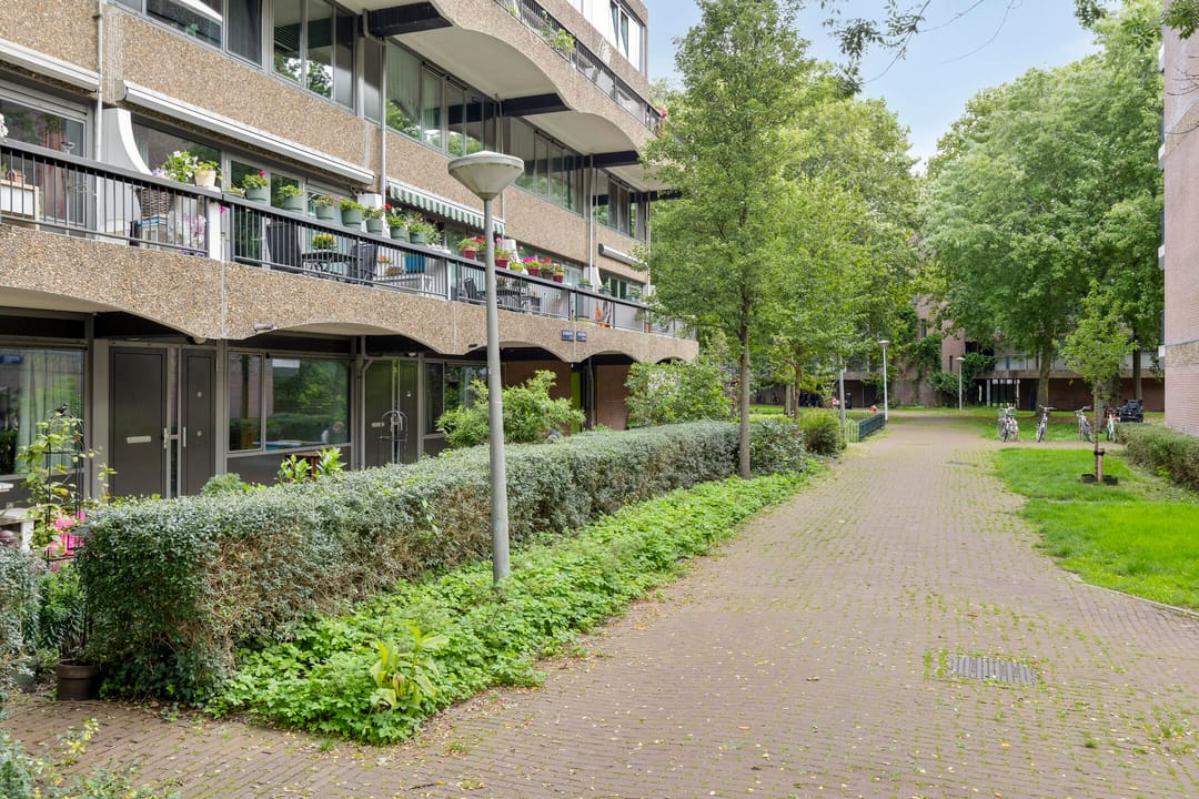 Photo 2 of Leeuwenwerf 128