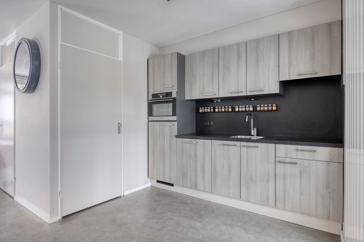 Twee-onder-één-kap te koop: Houtgracht 10, Hooge Mierde
