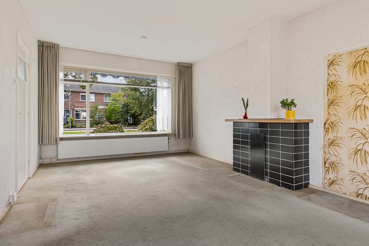 Twee-onder-één-kap te koop: Reddingiusstraat 14, Ten Boer