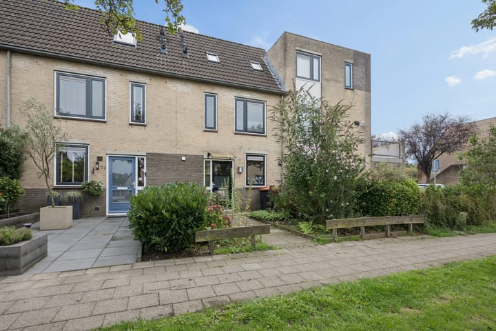 Tussenwoning te koop: Wethouder Rebellaan 73, Barneveld