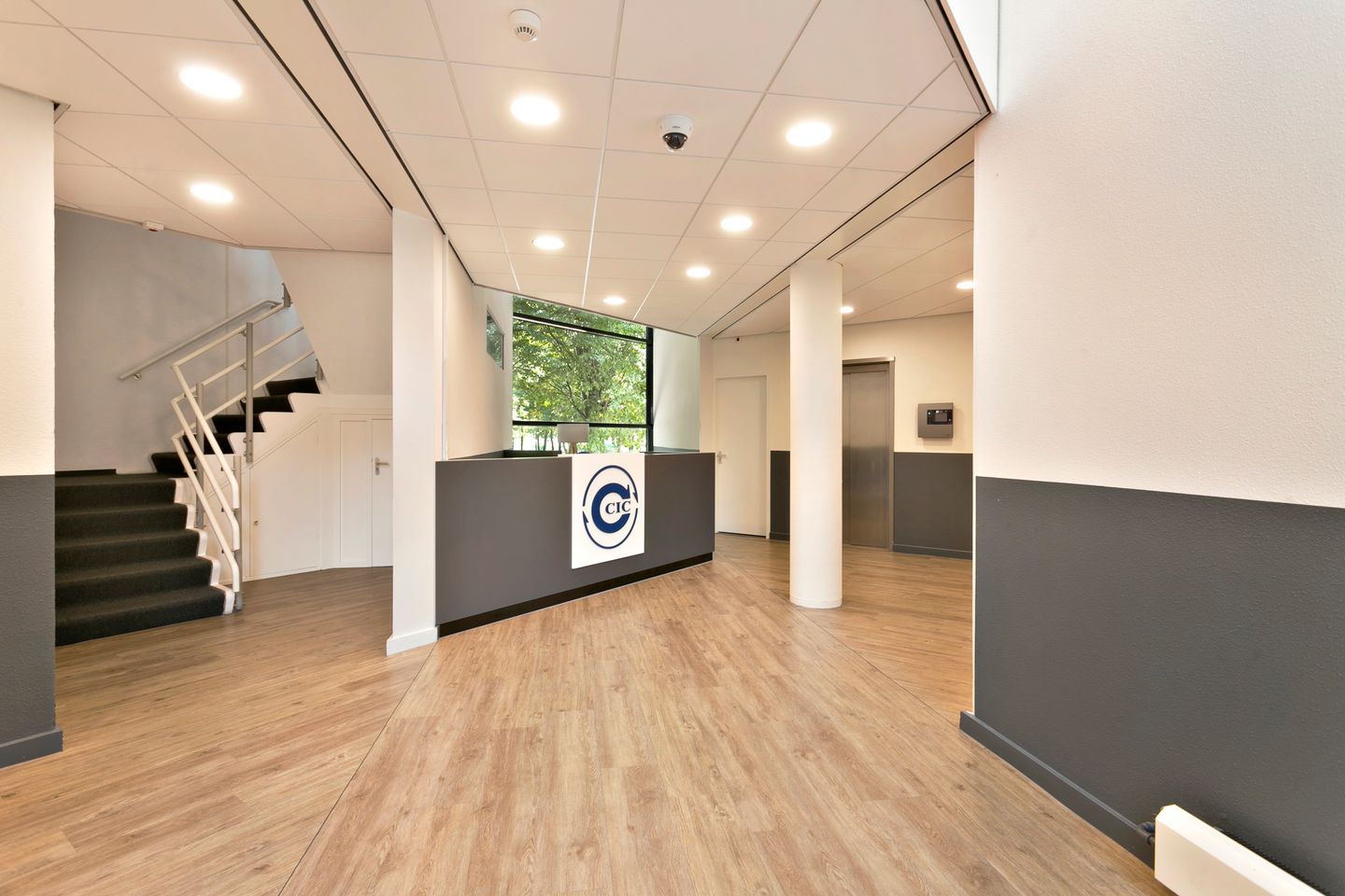View photo 3 of Max Euwelaan 61