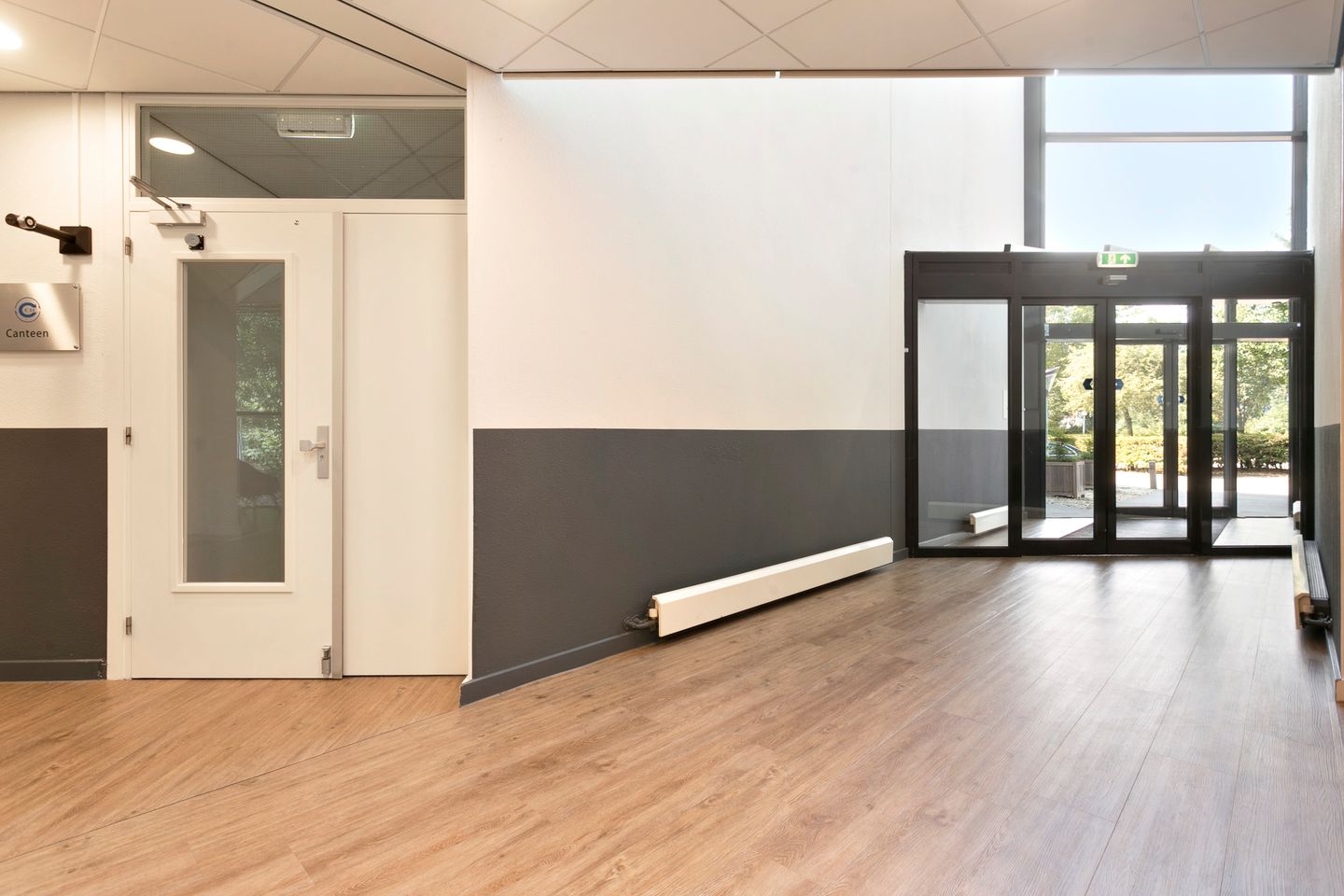 View photo 4 of Max Euwelaan 61