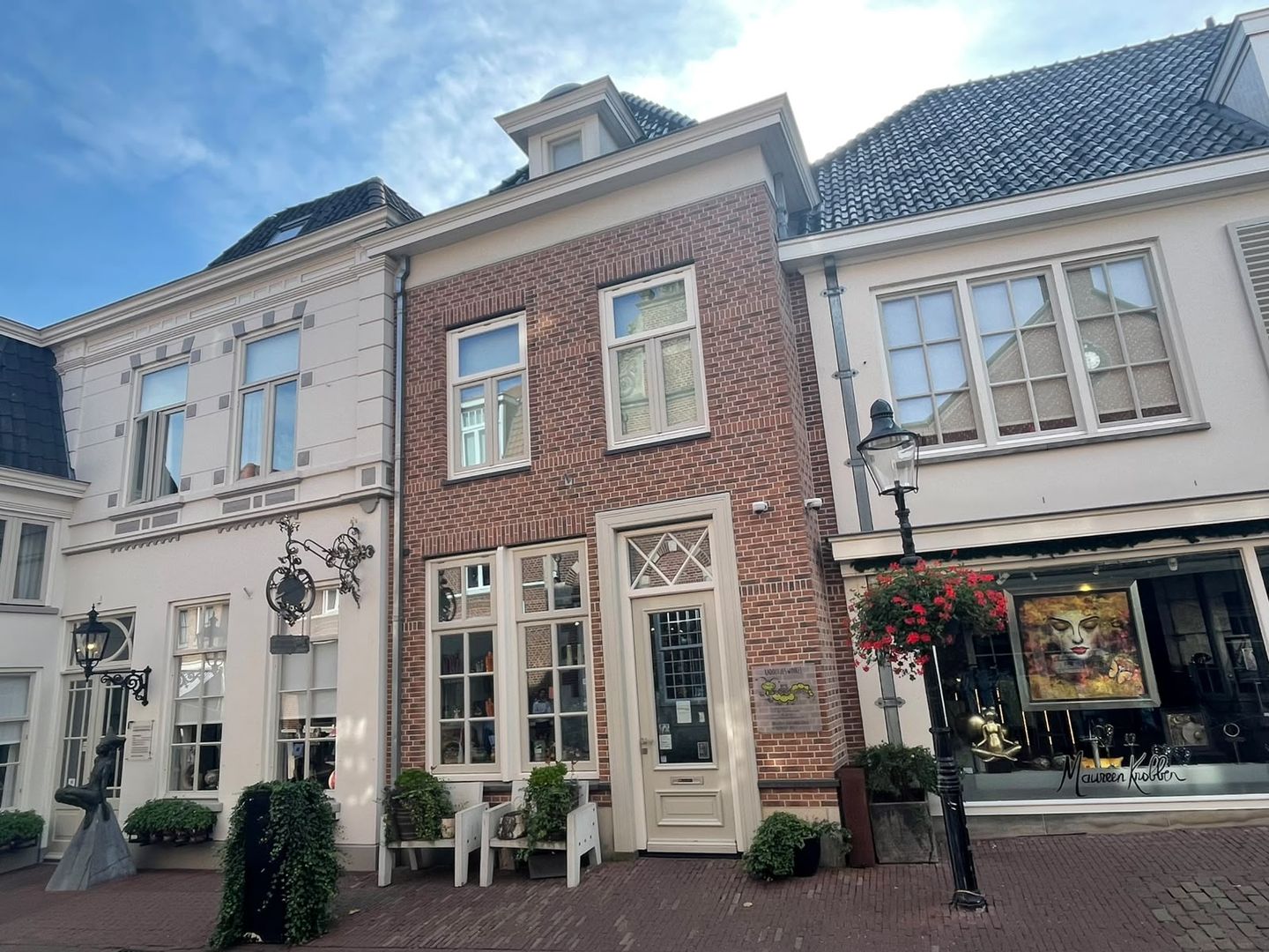 View photo 2 of Marktstraat 2