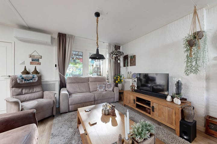 Tussenwoning te koop: Prins Willemstraat 17, Klundert