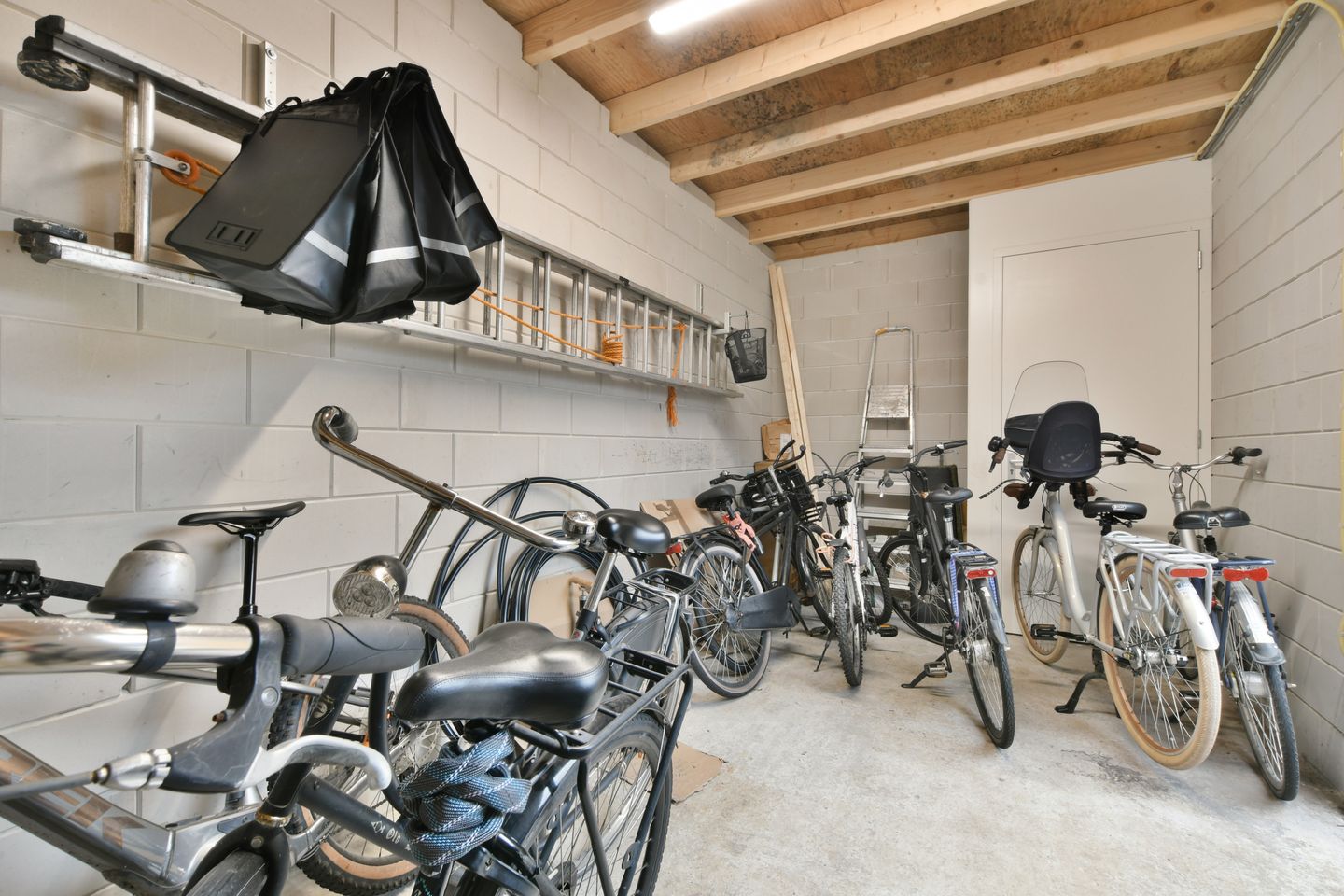 Photo 29 of Silenestraat 15-D