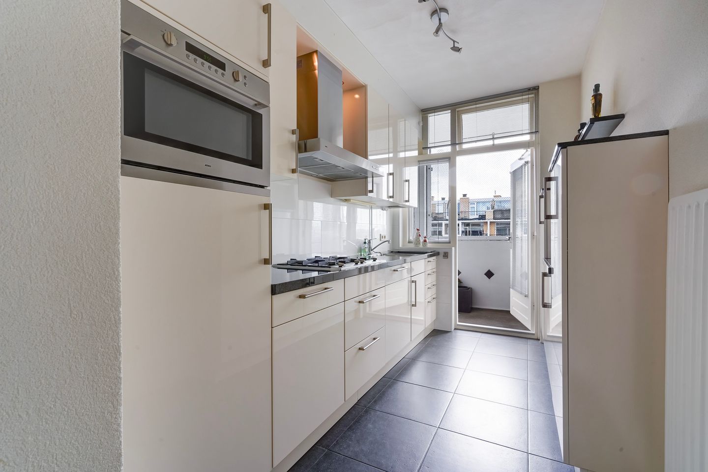 Photo 14 of Louis Davidsstraat 433