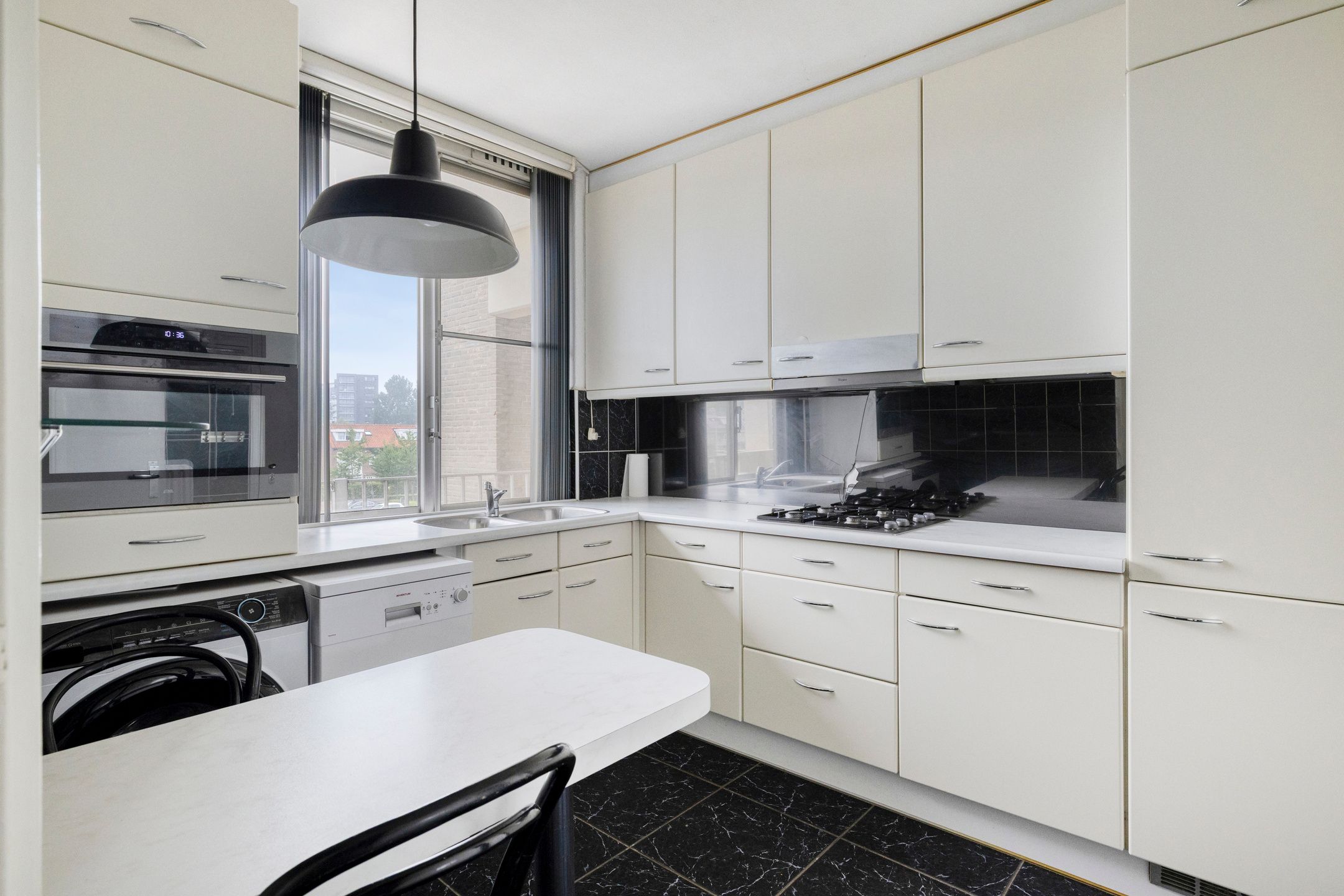 Photo 3 of Valkhofstraat 44-B