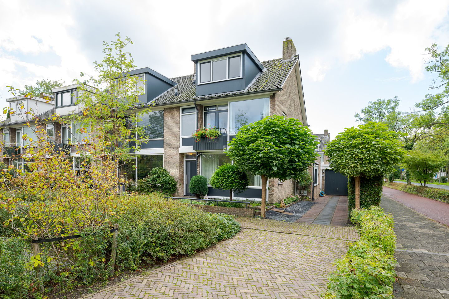 Foto 1 van Van der Helmlaan 7