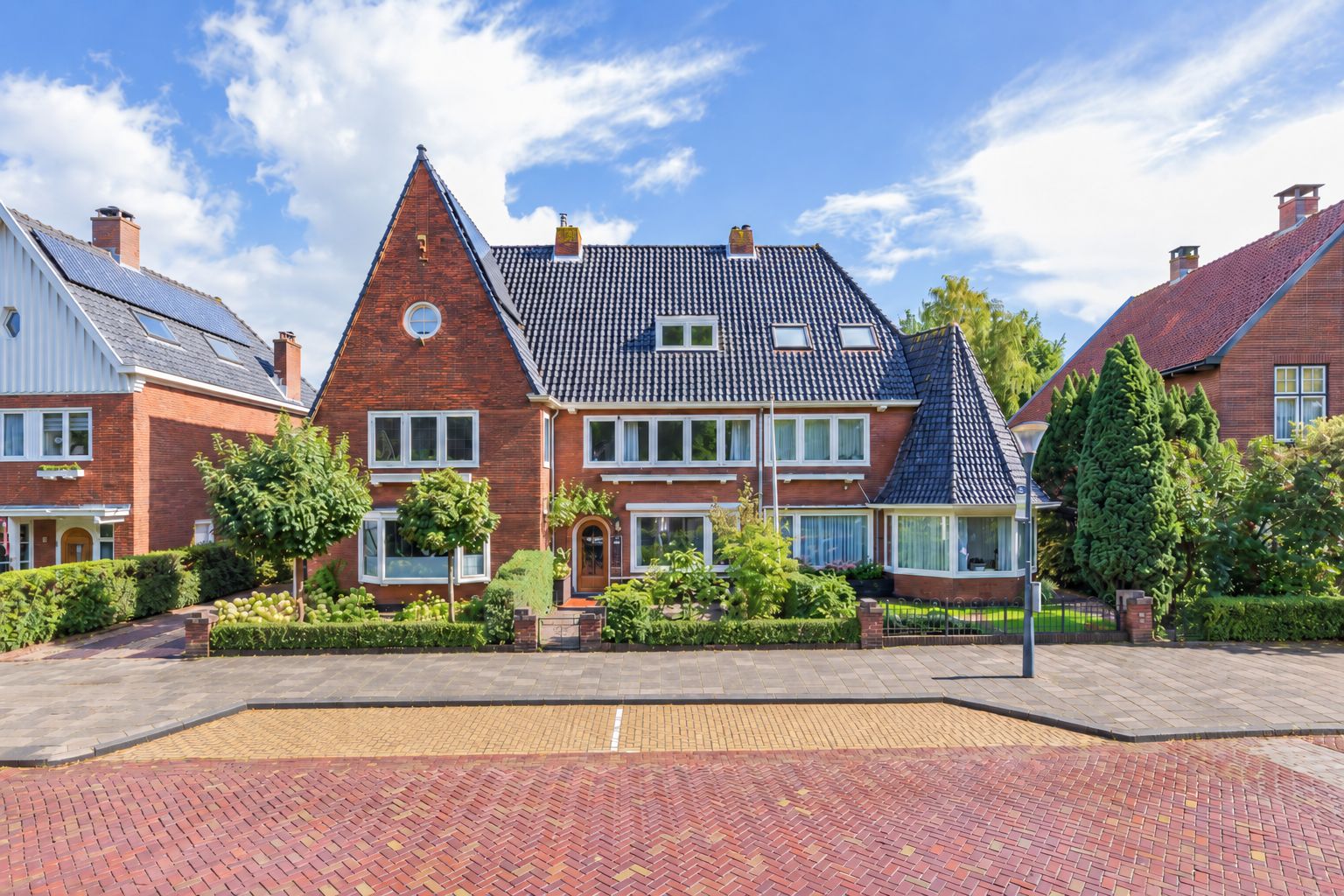 Raadhuisplein 12 