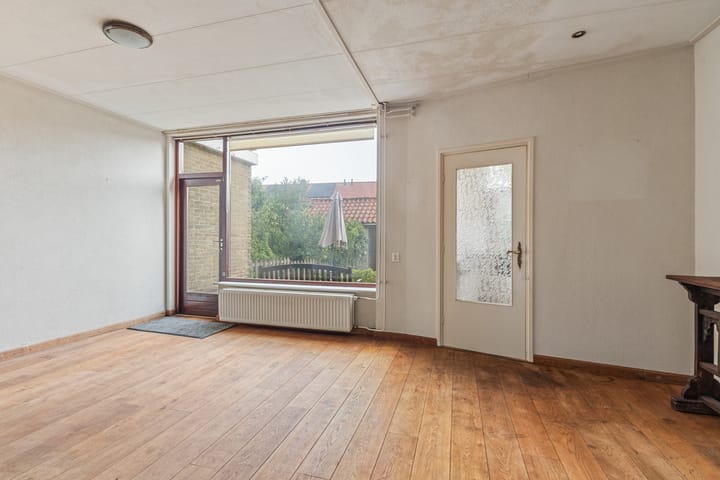 Tussenwoning te koop: Burgemeester Bickerstraat 57, Diemen