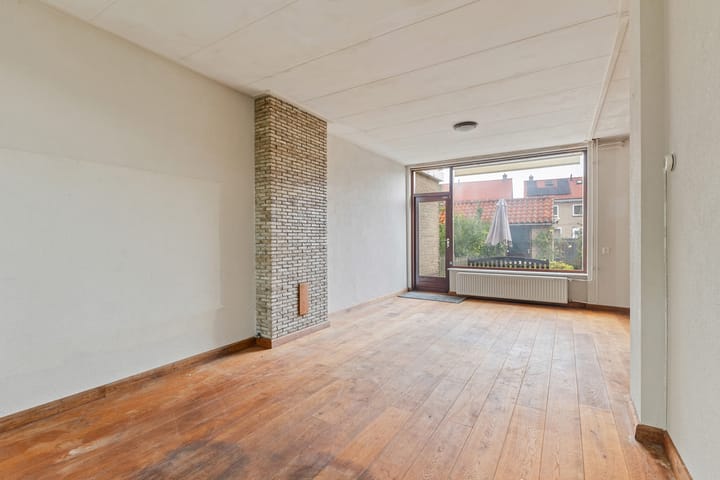 Tussenwoning te koop: Burgemeester Bickerstraat 57, Diemen